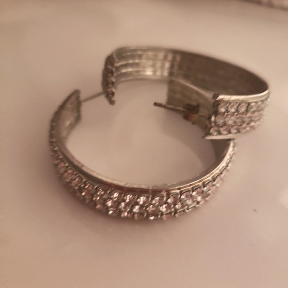 🌟Silver hoop earrings🌟 - Picture 4 of 4